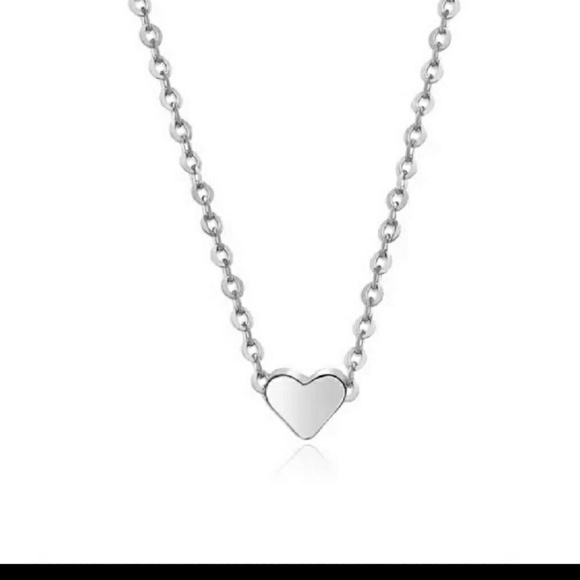 Women's Heart Short Necklace - Picture 5 of 6